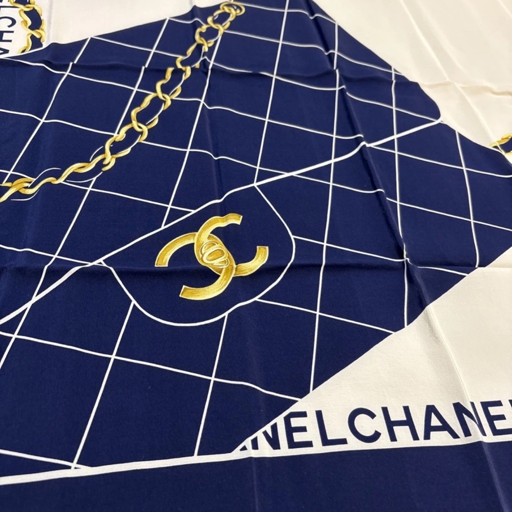 CHANEL Silk Scarf Gold Chain Matelasse Bag Logo Classic Elegant Italy - Picture 3 of 14